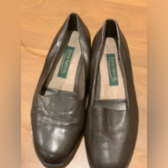 Nearly new, Easy Spirit, dark brown flats - Picture 2 of 15
